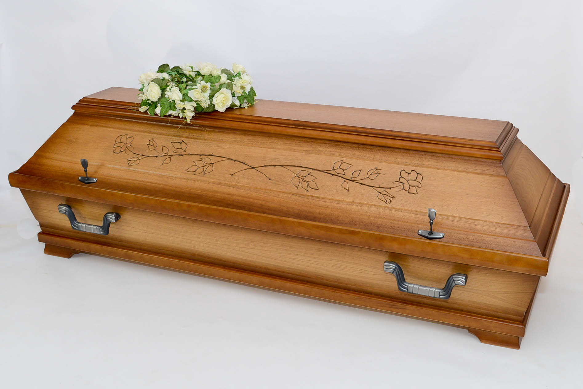 Kiefer gebeizt mit Rose